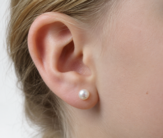 Little Ballerina Pearl Stud Earrings Round - Cream